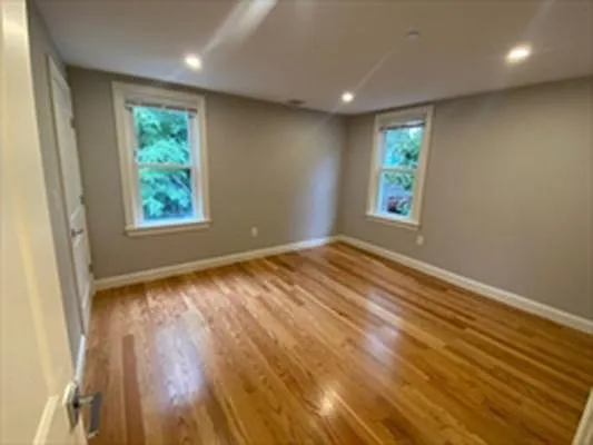 4 bed, 1200 sqft, $3,900 — Photo 3