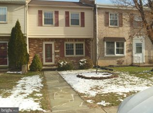 811 Woodlawn Cir, Chambersburg, PA