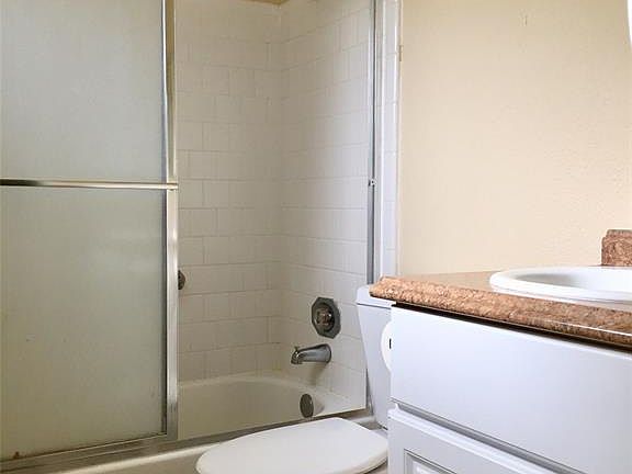 3rd image of 715 Flower Field Ct