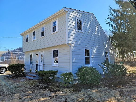 3rd image of 27 Oak St