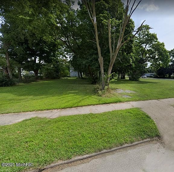 2nd image of 759 Pearl St