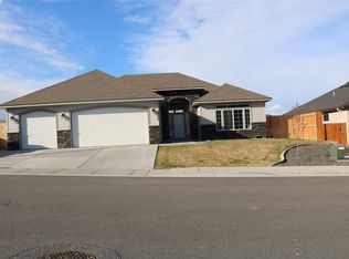 2732 W 43rd Pl, Kennewick, WA 99337
