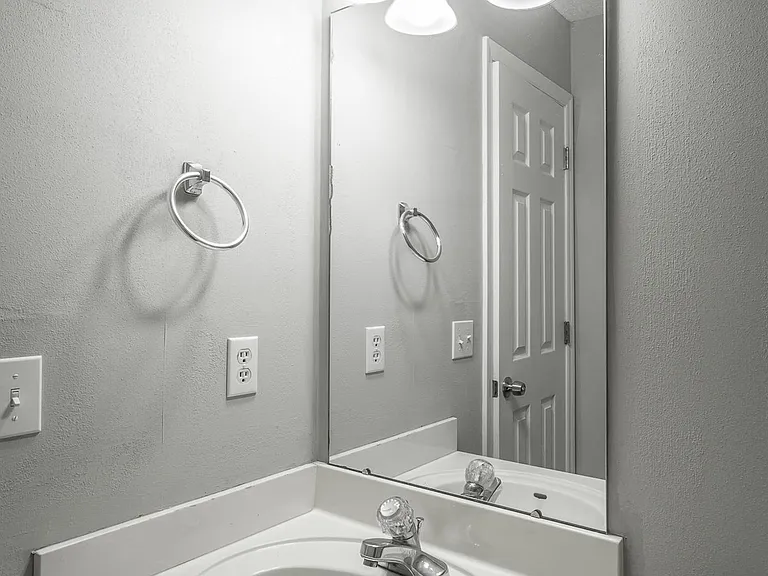 6130 Blue Ash Dr — Photo 33