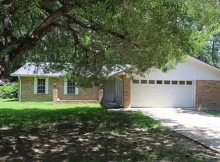 156 Wildwood Dr, Pineville, LA 71360