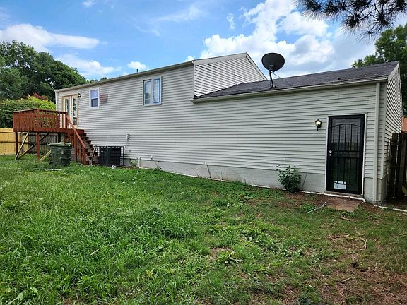 3rd image of 6492 Pinehill Park Dr