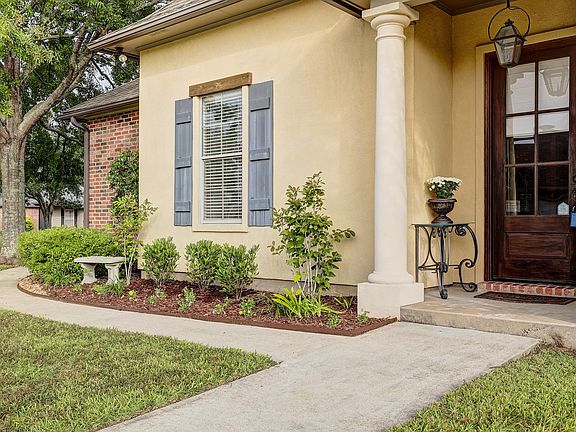 3rd image of 200 Beaufort Cir