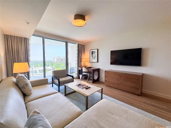 2139 Kuhio Ave #1006, Honolulu, HI 96815