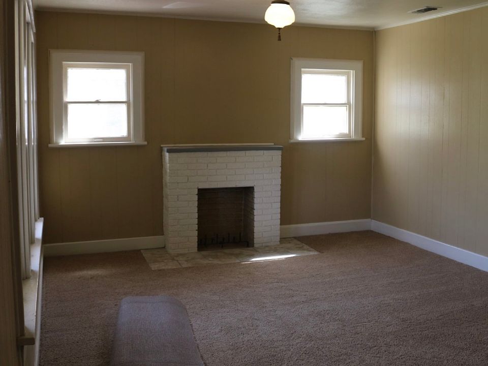1st image of 1826 Sycamore St
