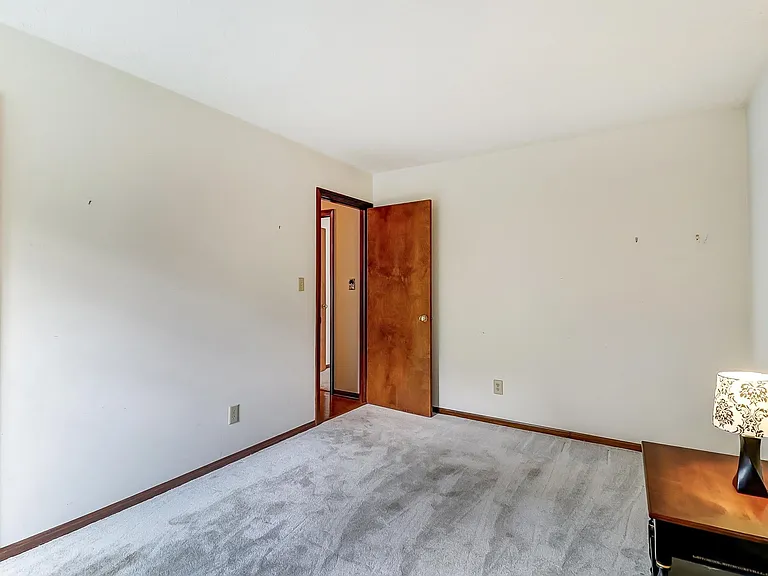 370 Coldwell Ct — Photo 8