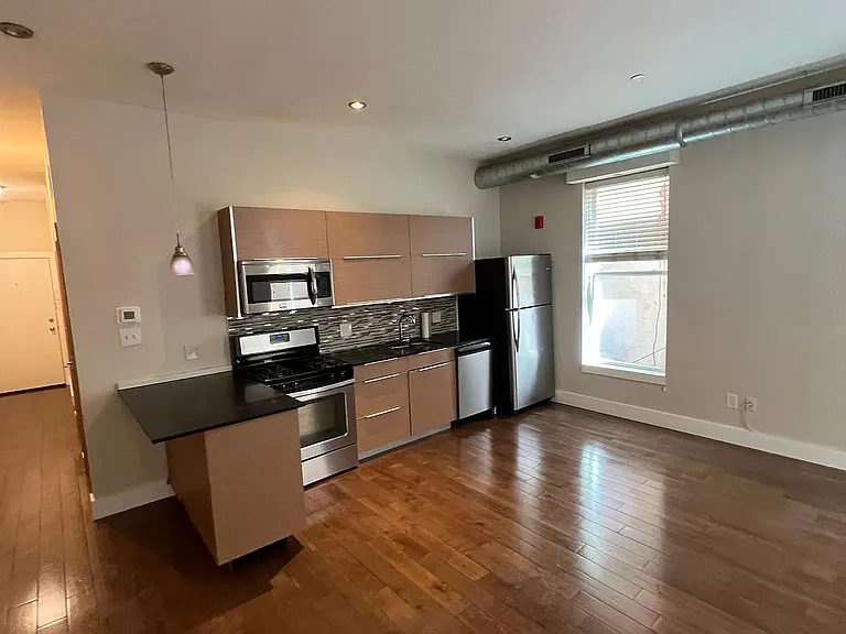 20 N 3rd St #4 — Photo 4