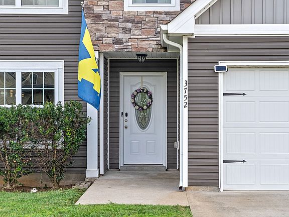 4th image of 3752 Windhaven Dr