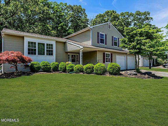 3rd image of 71 Glen Arden Drive