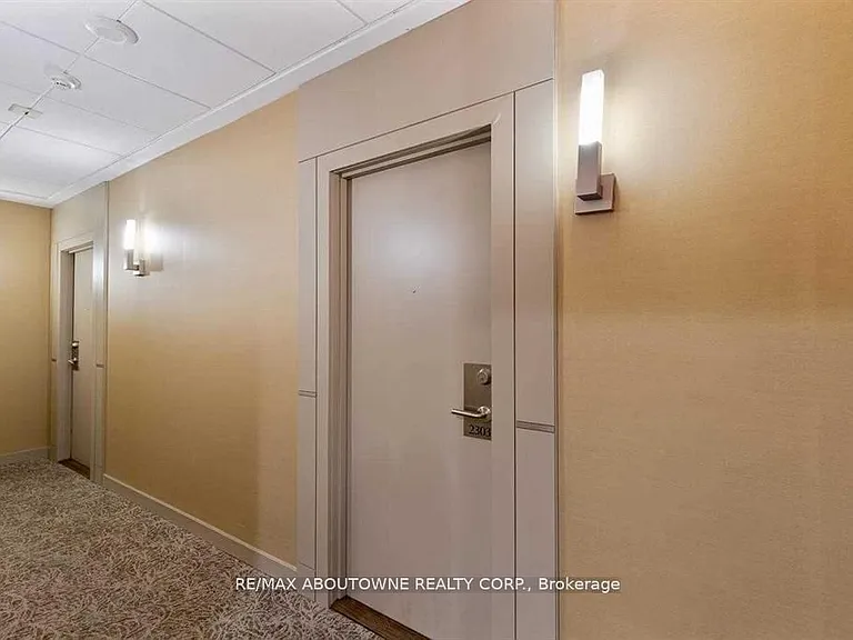 330 Burnhamthorpe Rd W #2303 — Photo 2
