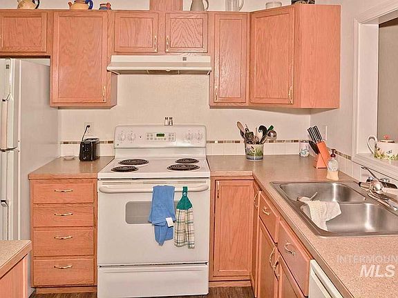 4th image of 414 Andrew Ct