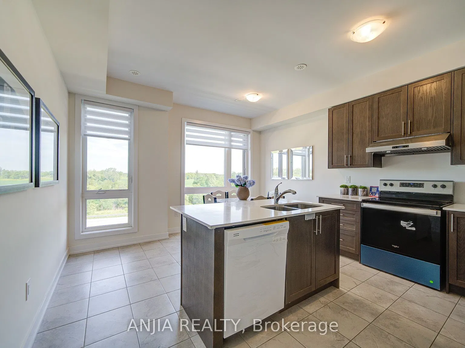 4 bed, $3,000 — Photo 3