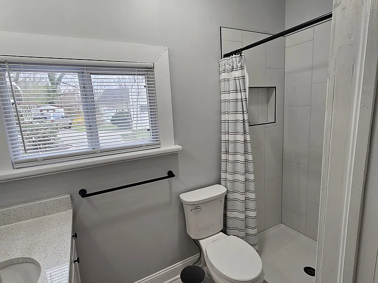 205 Whittle St — Photo 12