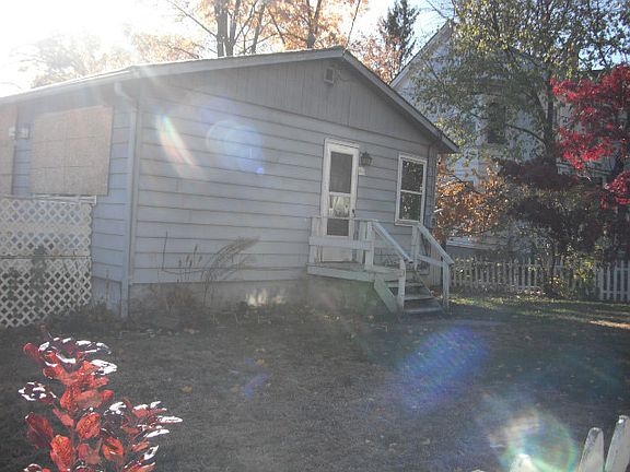 2nd image of 8 Mountain Ave