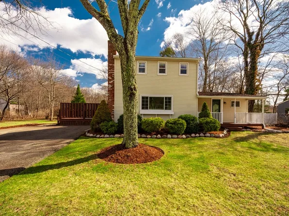 158 W Bacon St, Plainville, MA 02762