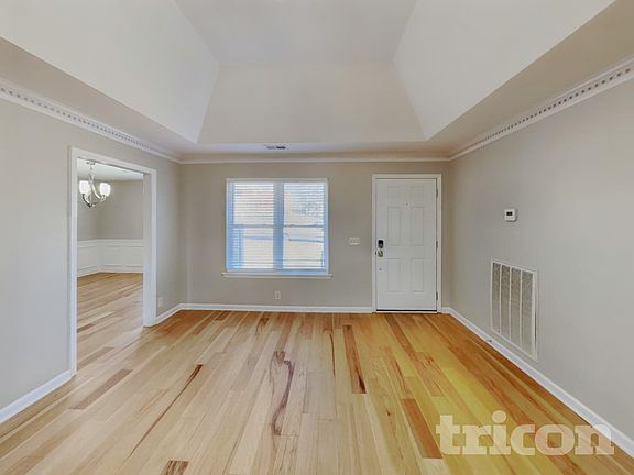 3rd image of 213 Lakeside Park Dr