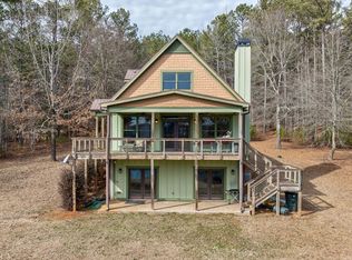 785 Wolfskin Rd, Arnoldsville, GA 30619
