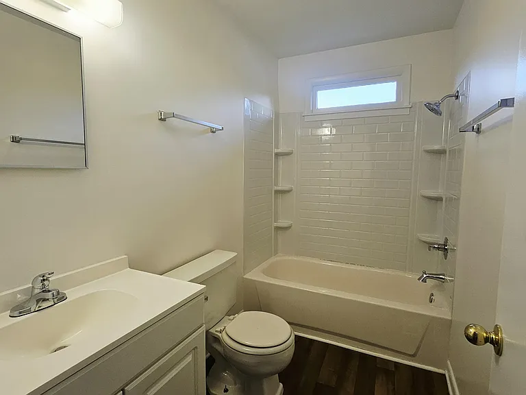 210 Westhill Dr #B — Photo 5