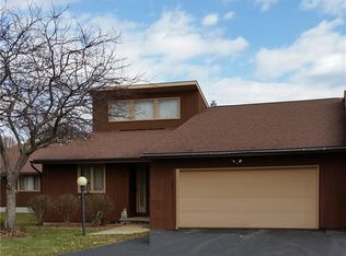 102 Lancelot Ln, Camillus, NY 13031