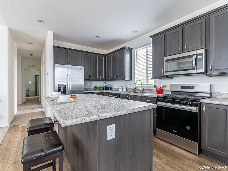 40 E Frost Ln — Photo 6