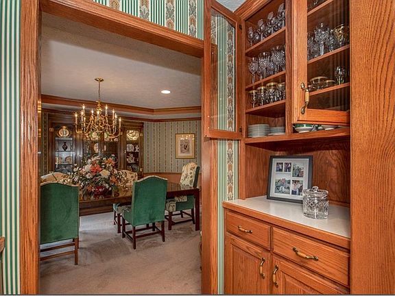5th image of 10555 Cambridge Cir