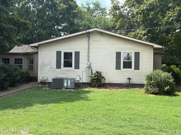 3575 Weavers Dr, Louisville, TN 37777