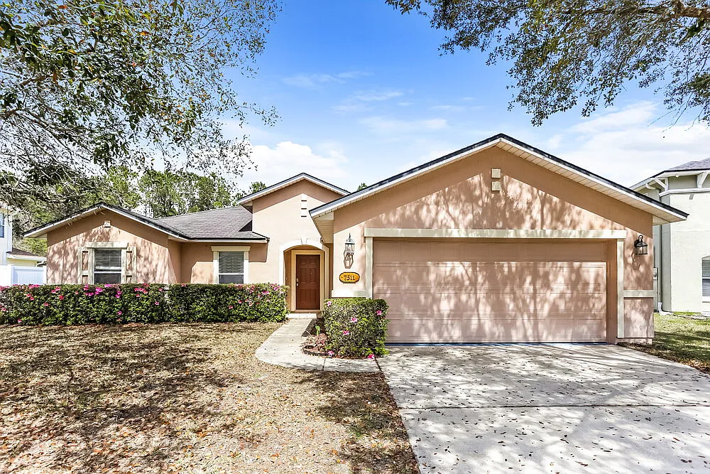 3 bed, 2.0 bath, 1708 sqft, $2,860 — Photo 1