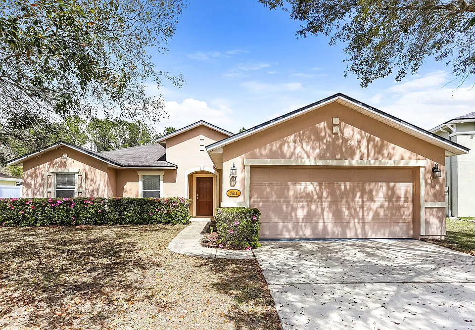 7511 Hawks Cliff Dr
