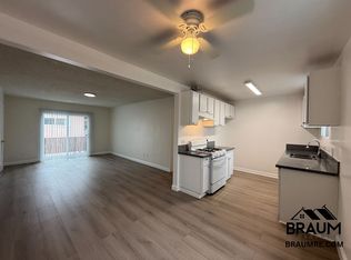 19405 Haynes St #9, Reseda, CA 91335