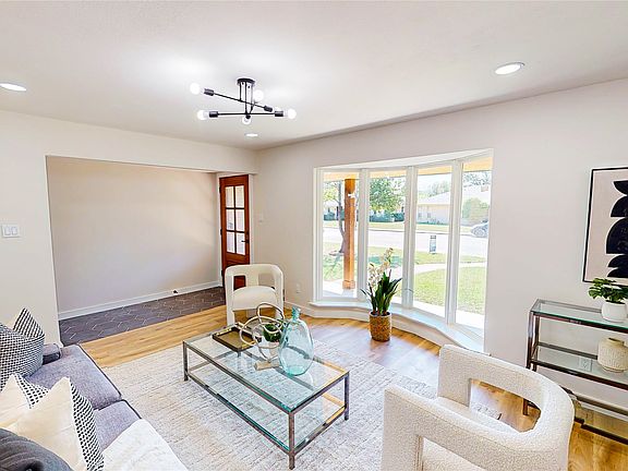 3rd image of 5737 Everglade Rd
