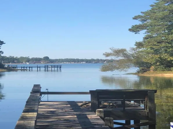 1300 Harbor House Dr, Manning, SC 29102