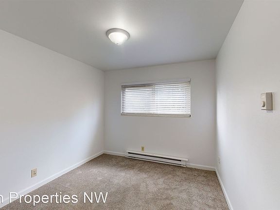 5th image of 11233 Des Moines Memorial Dr S #203