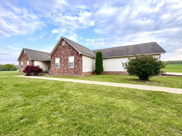 24 Nolen Dr, Cave City, AR 72521
