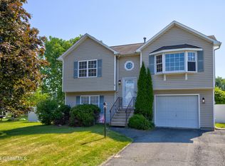18 Trinity Pl, Selkirk, NY 12158