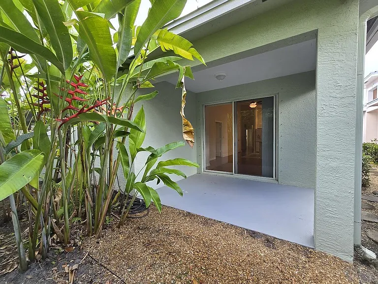 1463 SE Tidewater Pl — Photo 34