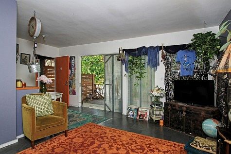 5th image of 3090 Weldon Ave