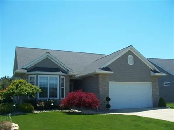 941 Falling Waters Blvd, Pt Clinton, OH 43452