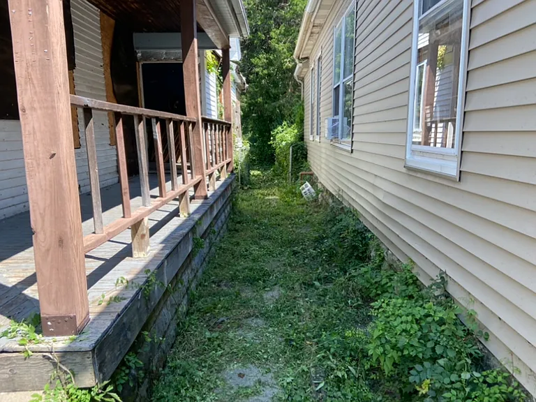 115 N Cherry St — Photo 11