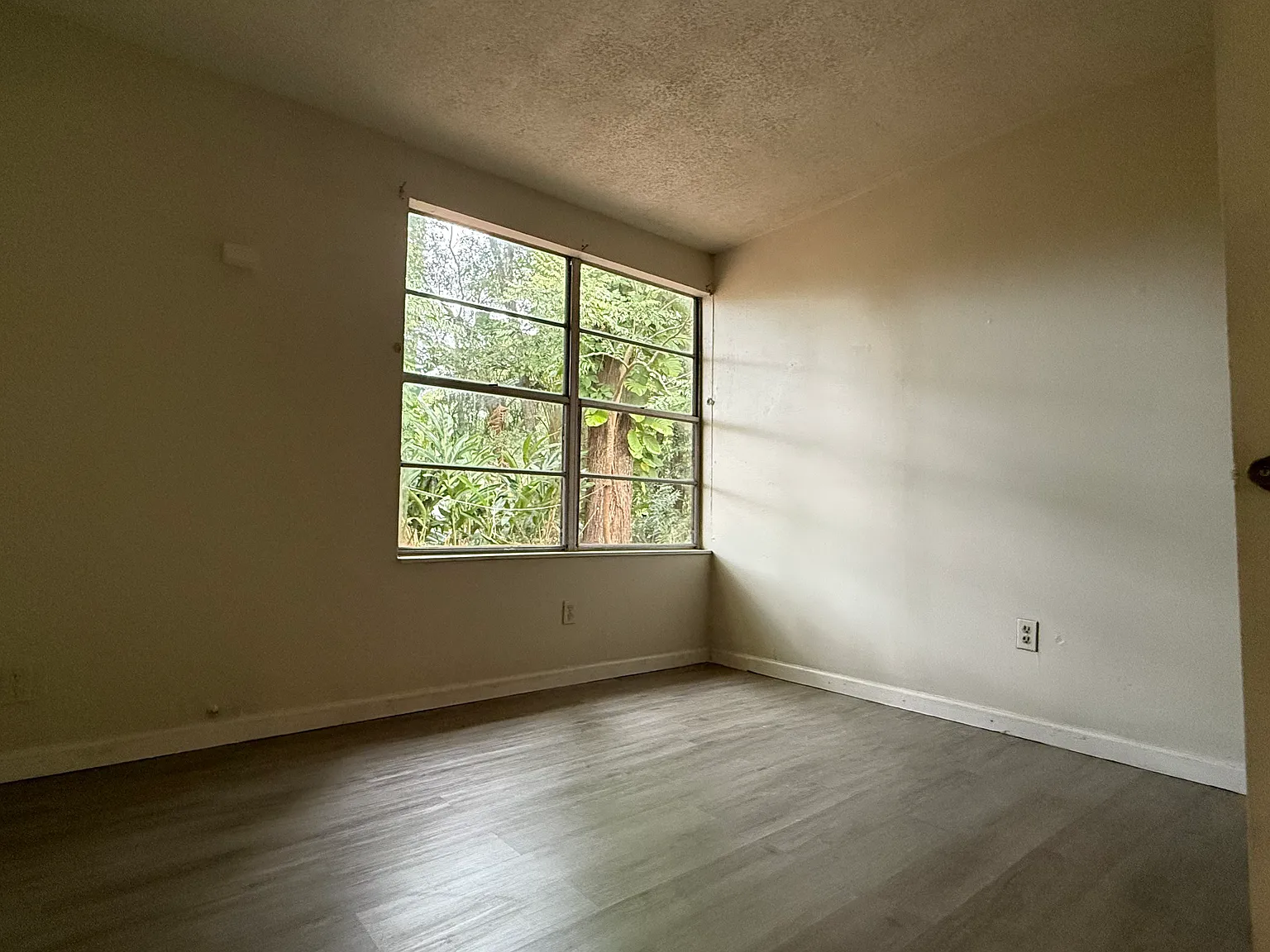 2 bed, 1200 sqft, $1,400 — Photo 4