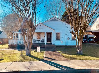 403 N Van Buren St, Carthage, MS 39051