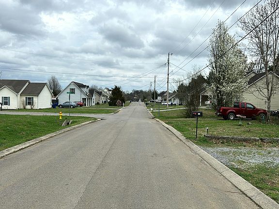 4th image of 100 Stonefield Cir