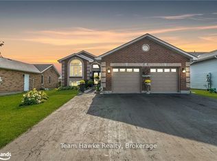 58 Byrnes Cres, Penetanguishene, ON L9M 1V9