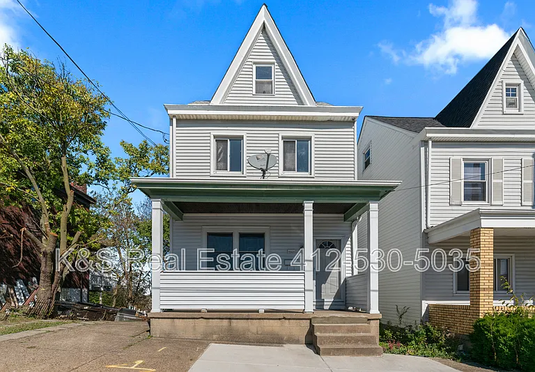 1043 Mount Oliver St — Photo 2