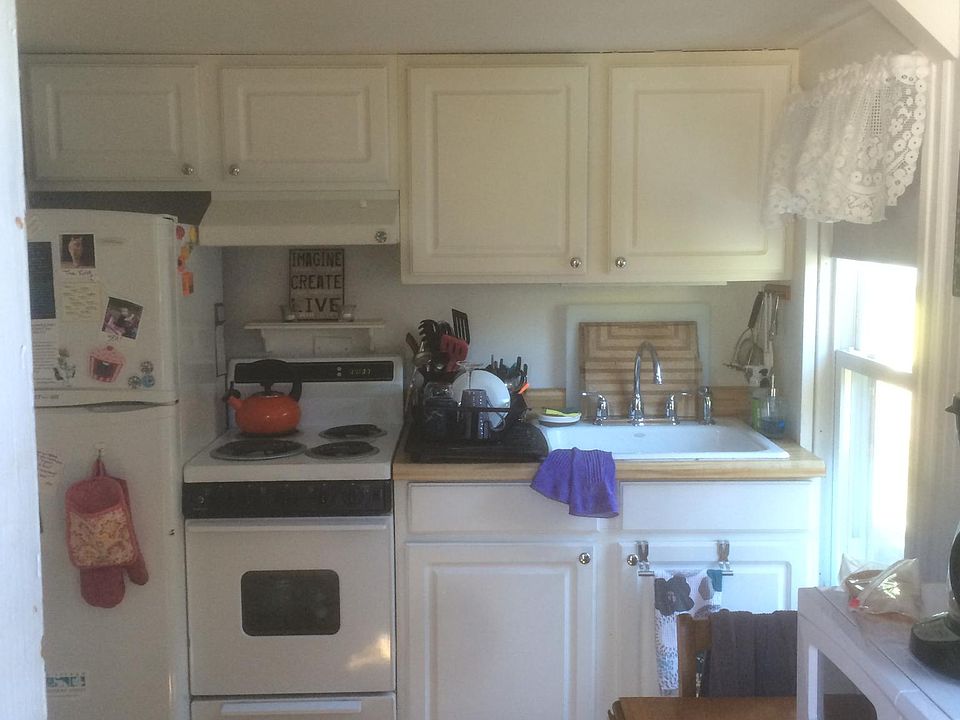 2nd image of 170 Ten Rod Rd