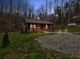 577 Midnight Pass Rd, Wellington, KY 40387