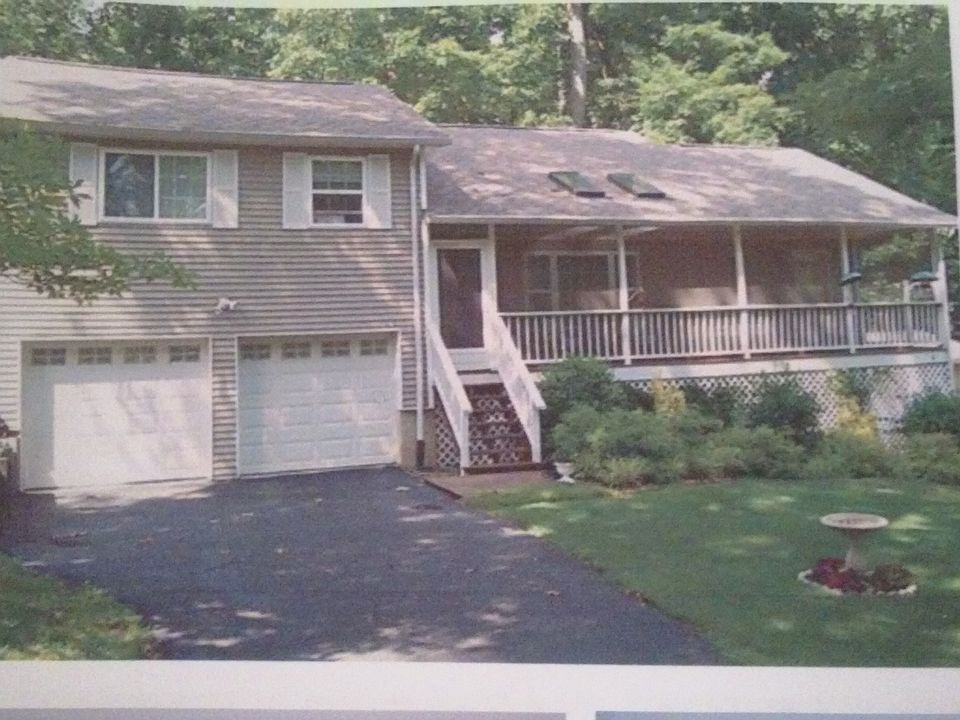 2nd image of 210 Lakeshore Dr