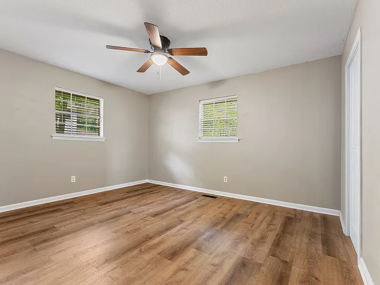 7166 Holland Ln — Photo 18